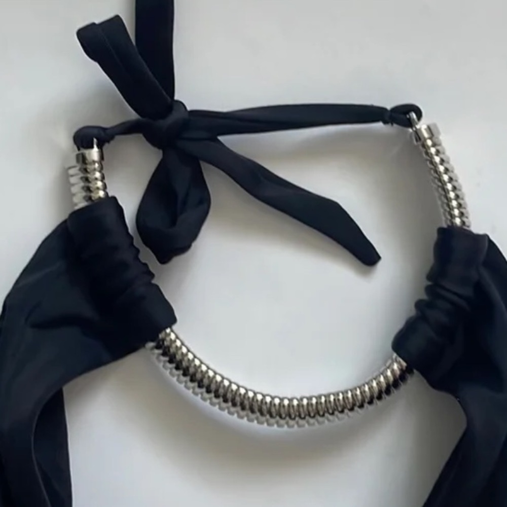 MOEVA Johanna Omega Chain Necklace Detailed Swimsuit in Black Sz. M - Picture 6 of 11